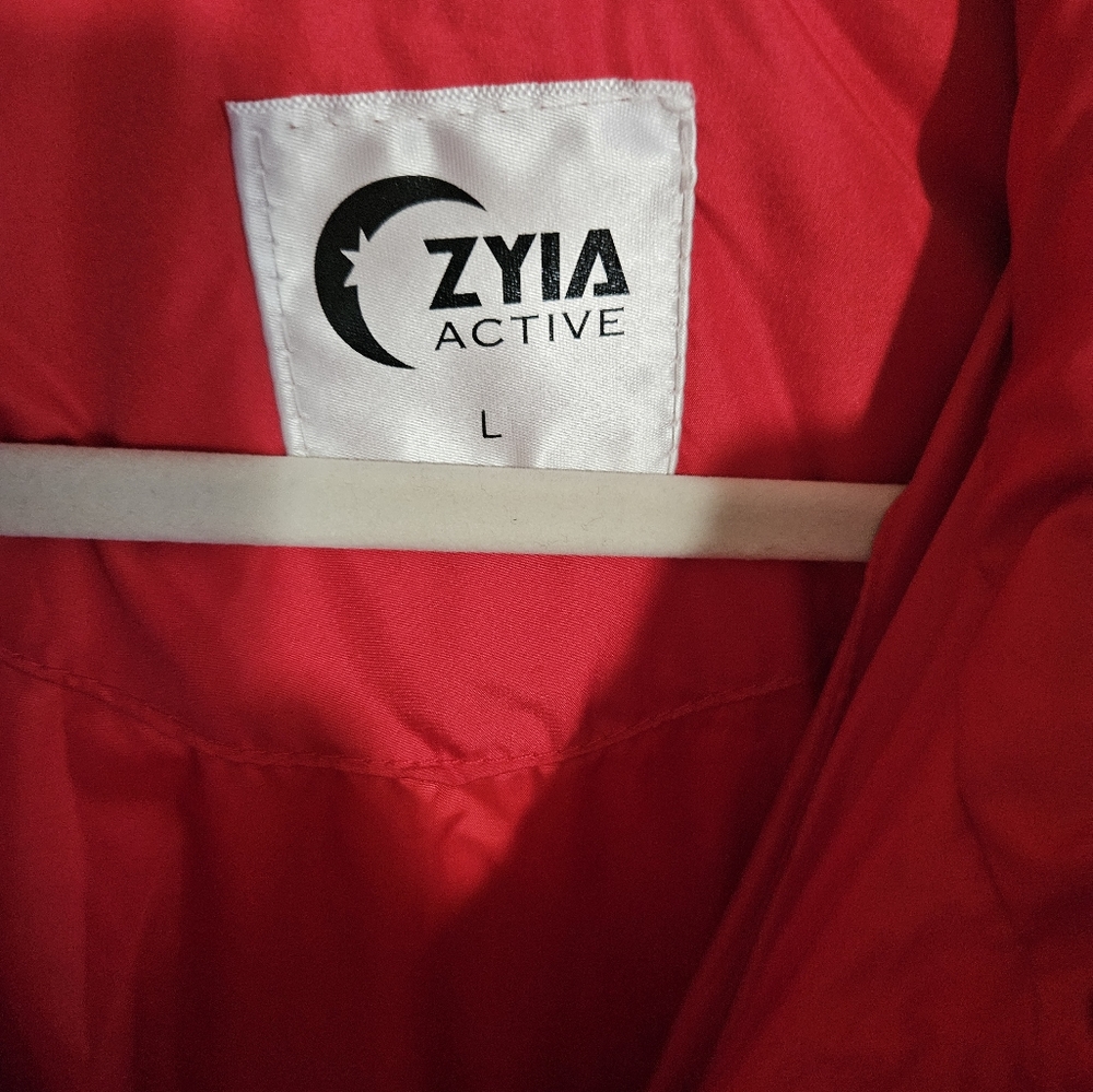 ZYIA Red Puffer Jacket - Picture 2 of 3